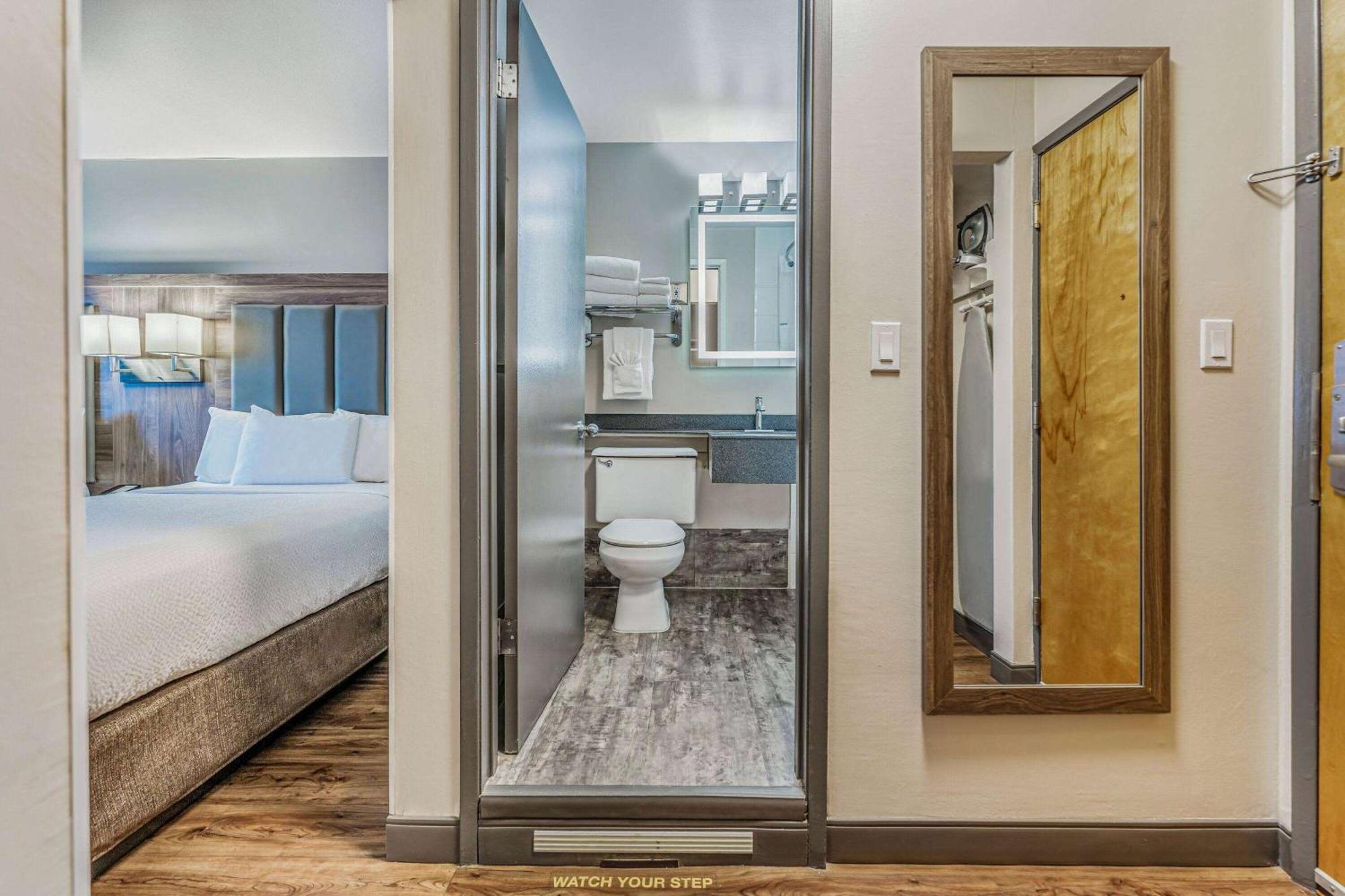 Days Inn By Wyndham Victoria On The Harbour Luaran gambar
